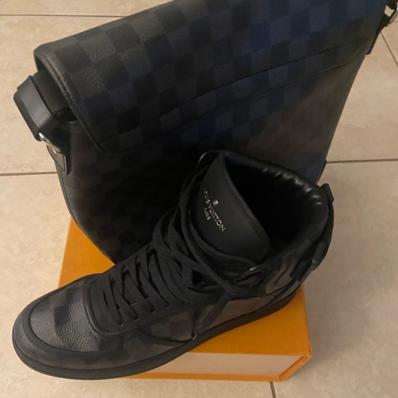 Authentic Louis Vuitton sneakers and crossbody bag - Picture 1 of 10